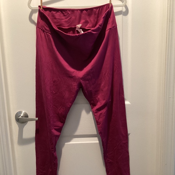 Lularoe leggings. TC - Picture 1 of 3